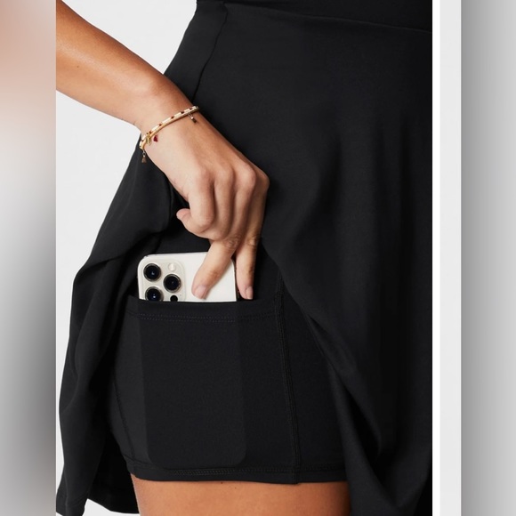 Fabletics - Picture 3 of 4